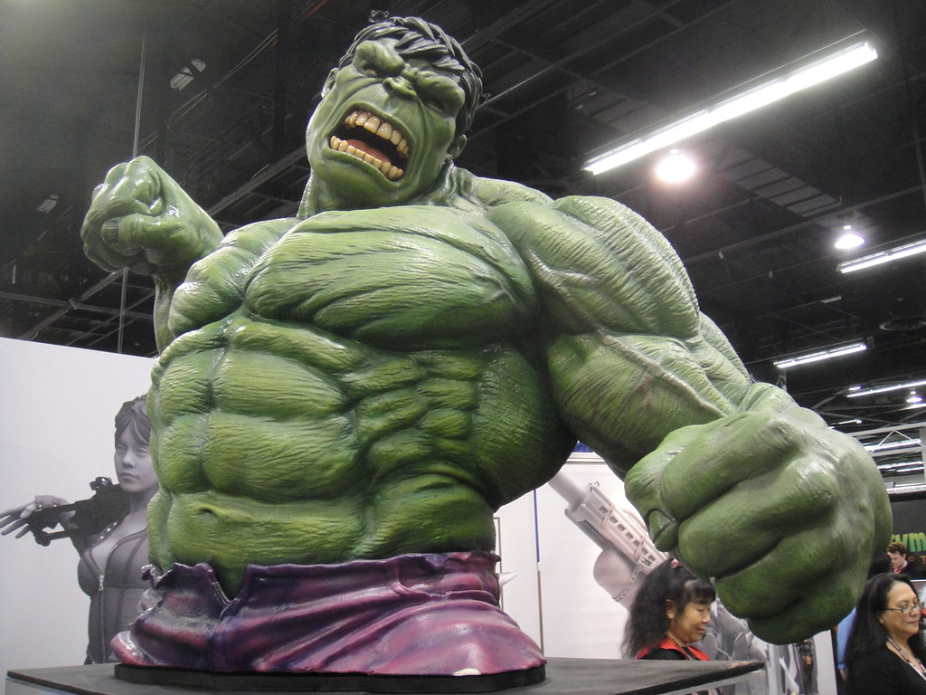 WonderCon 2012 giant Hulk bust at the Gentle Giant booth… Flickr