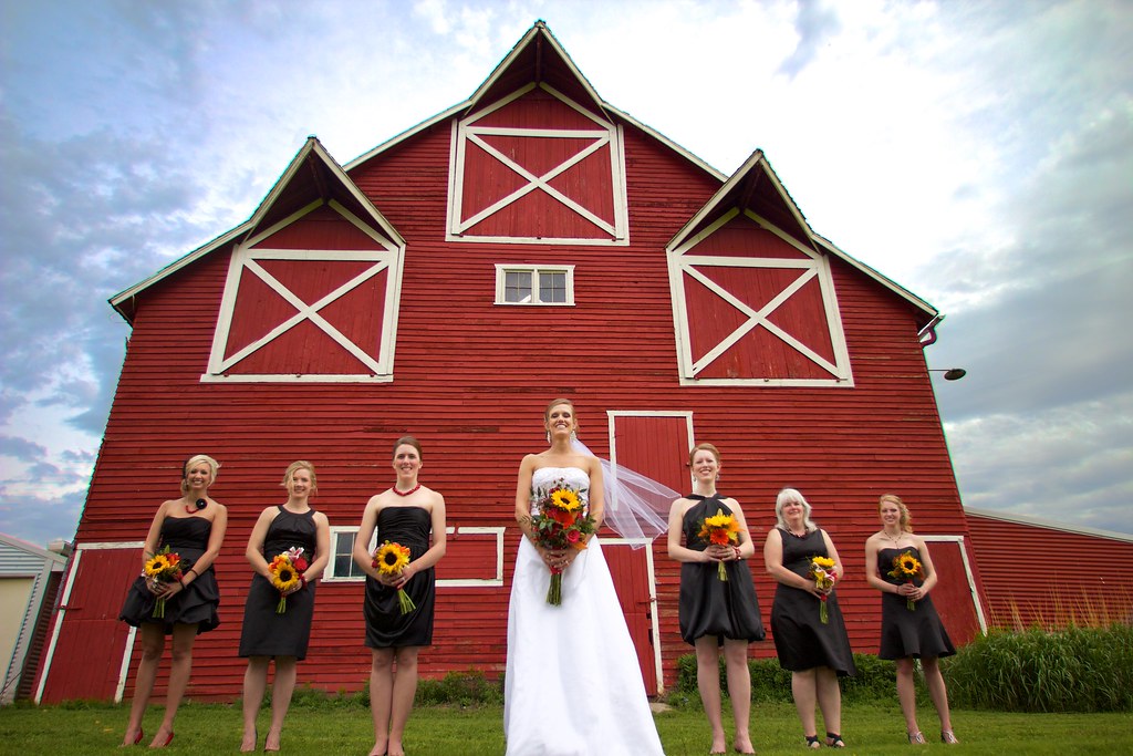 Red Barn Wedding Does everyone just love to shoot big red … Flickr