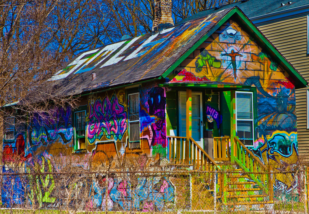 Graffiti House A house in Evanston IL. Please View On Blac… Jo Bet