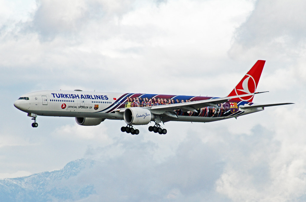 Special Livery Turkish Airlines, Boeing 777300ER, FC Ba… Flickr