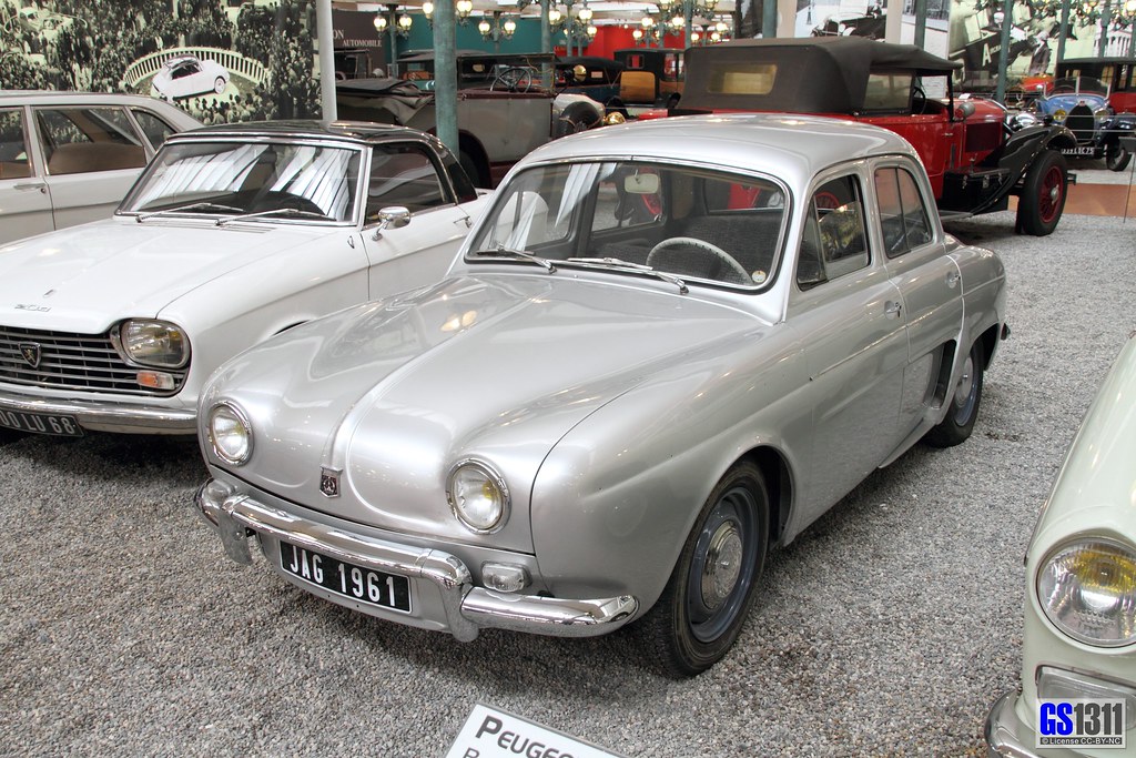 1961 Renault Dauphine Ondine Renault Dauphine is a rearen… Flickr