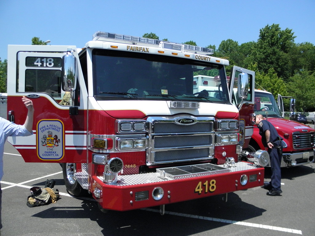 Fairfax County Fire and Rescue Engine 418 Truckman Flickr