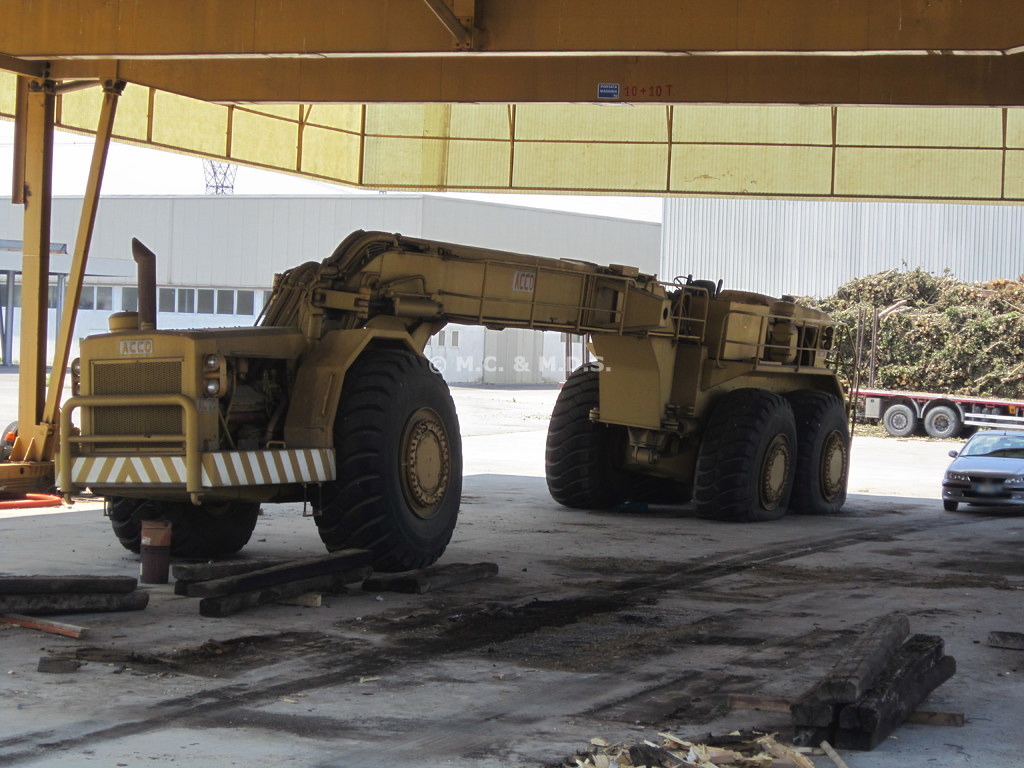 Acco Grader The biggest grader in the world built by Mr. A… Flickr