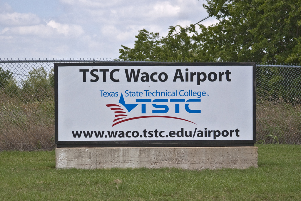 TSTC Waco Airport _MG_2842r_rcL2_s1024 TSTC has its own ai… Flickr