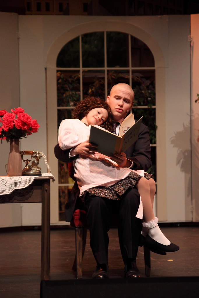 Mr Warbucks and Annie Pascal Labillois Flickr