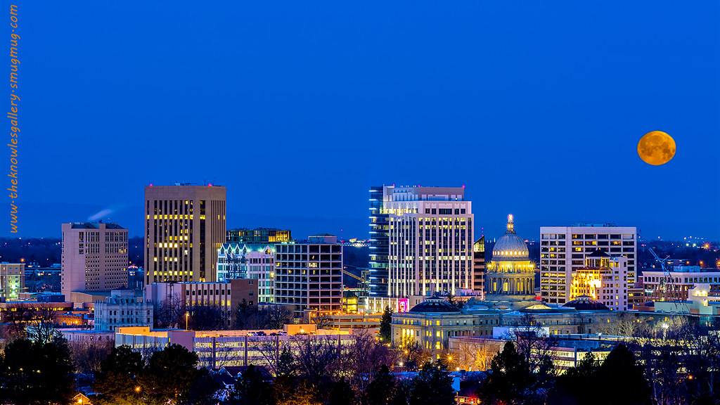 Blue night sky over Boise Idaho with moon Boise Idaho skyl… Flickr
