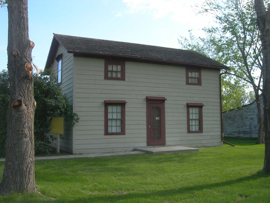 (Old) Railroad Section House 33 Armour, South Dakota Cons… Flickr
