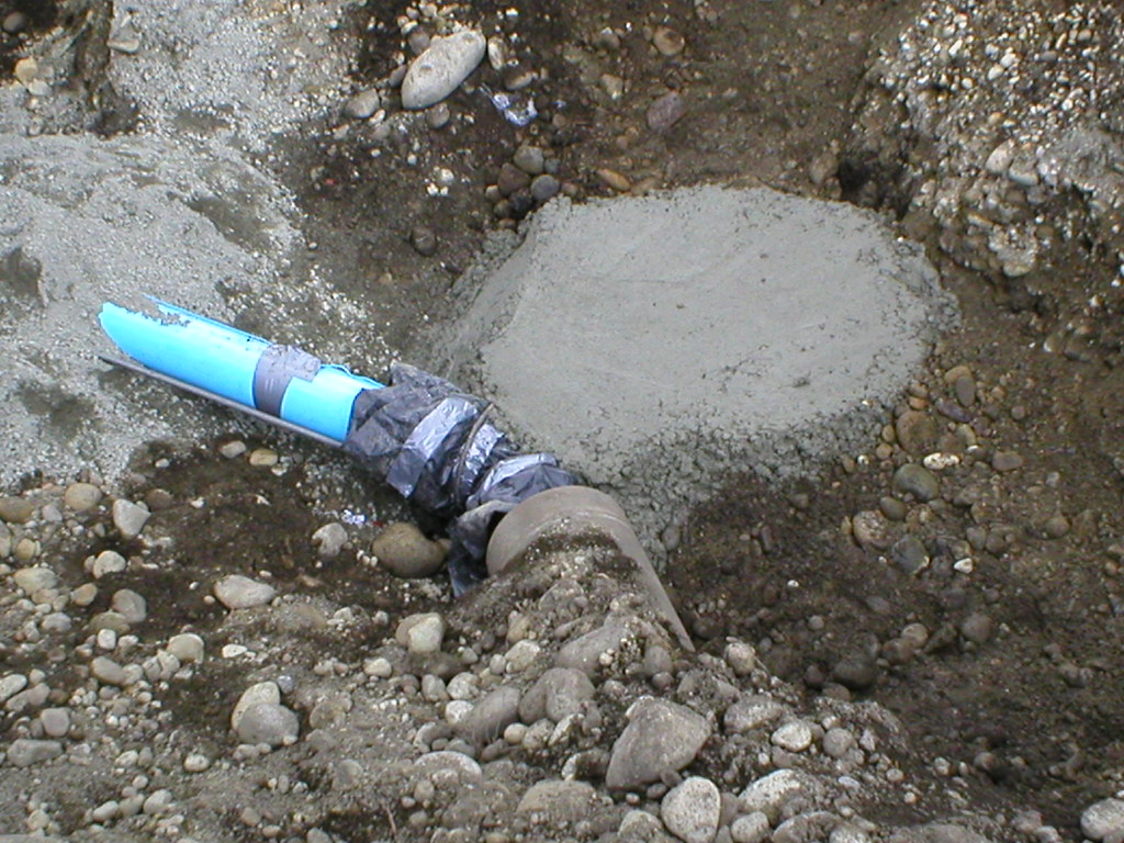 Thrust Block at water line NisquallyKorsmo Flickr