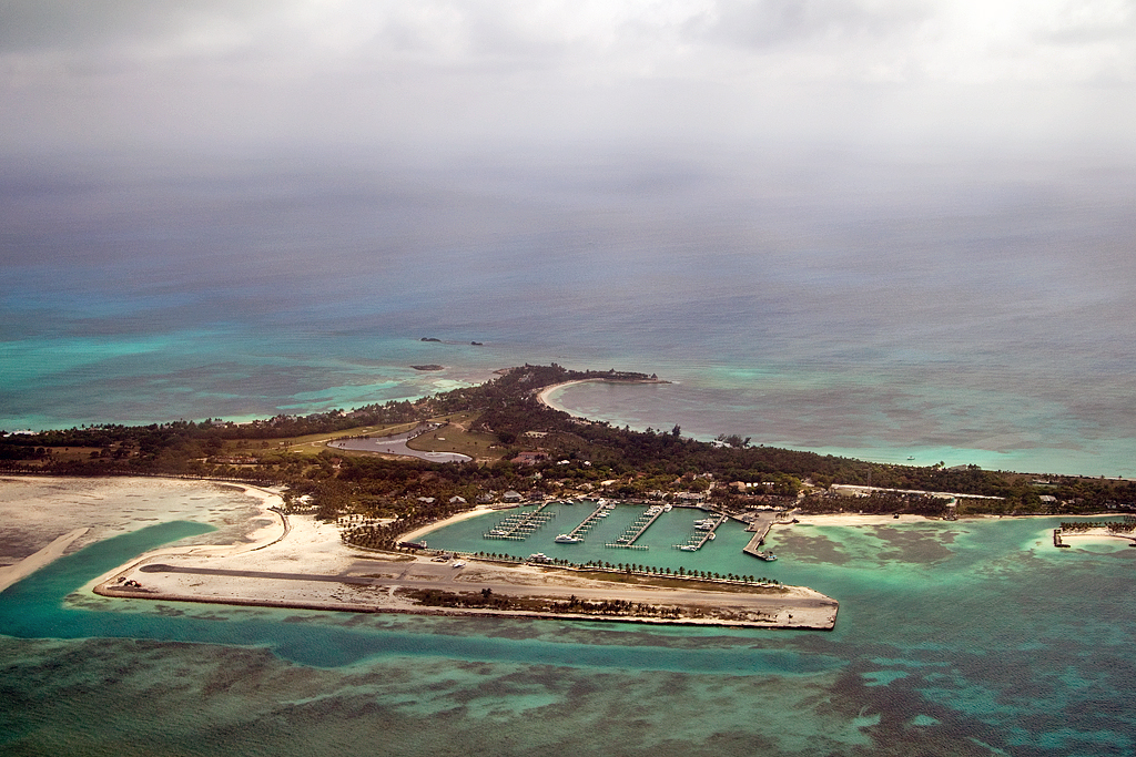 Cat Cay Overflying a private airstrip on North Cat Cay in … Flickr