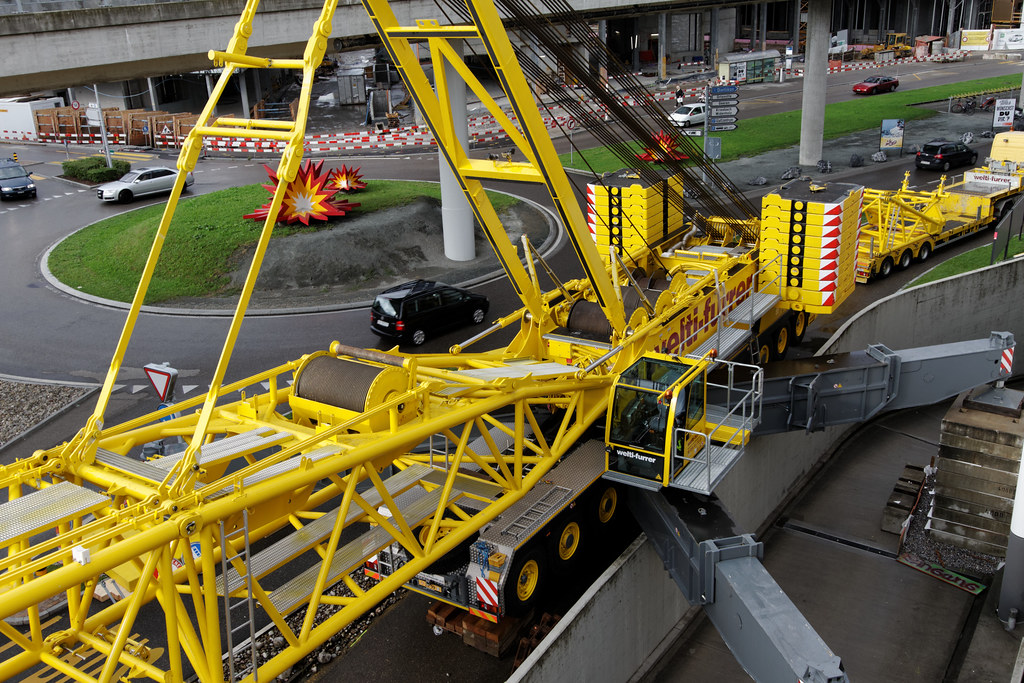 20120721_180935 Aufbau des Terex TC 28001 beim Glatt Zent… Adrian