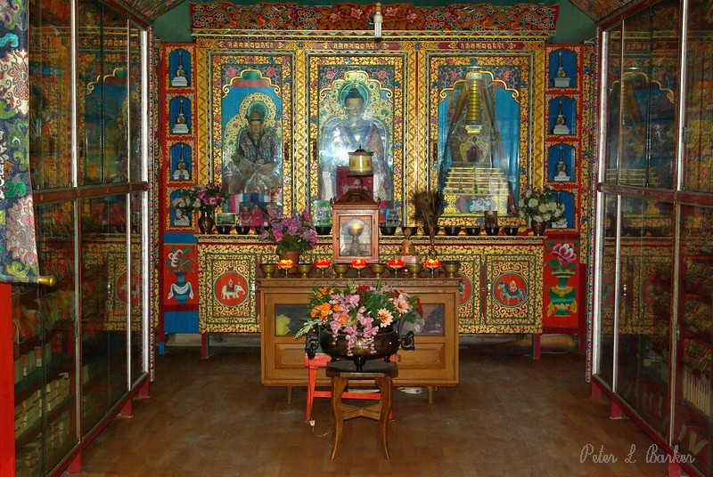 Buddhist Prayer room. Prayer room in a Buddhist temple nea… Flickr