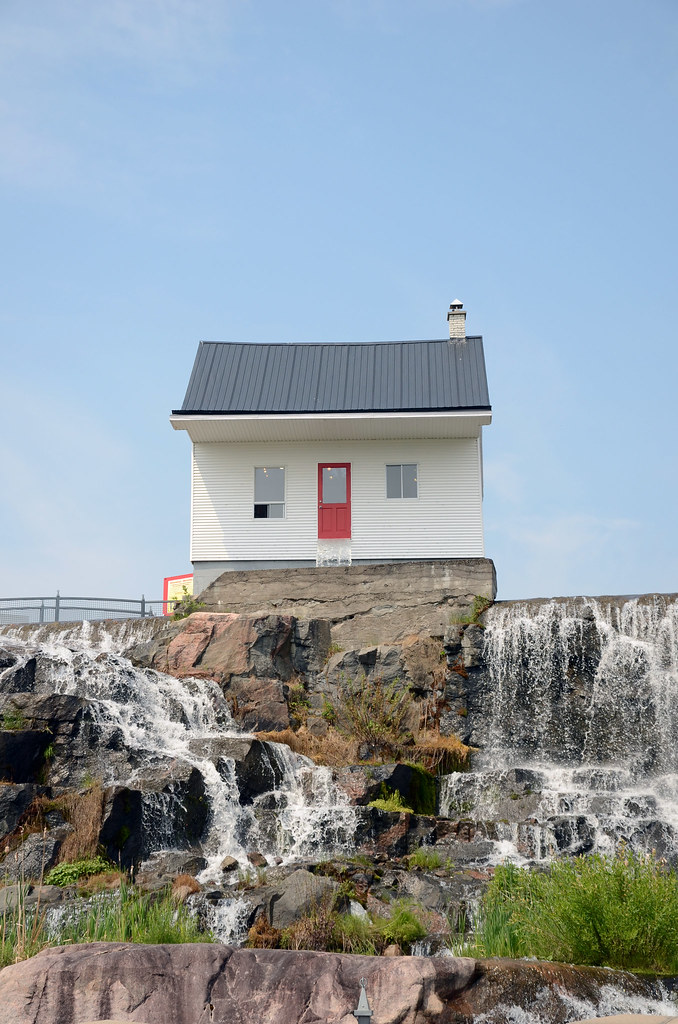 Chicoutimi la petite maison blanche Après les inondation… Flickr