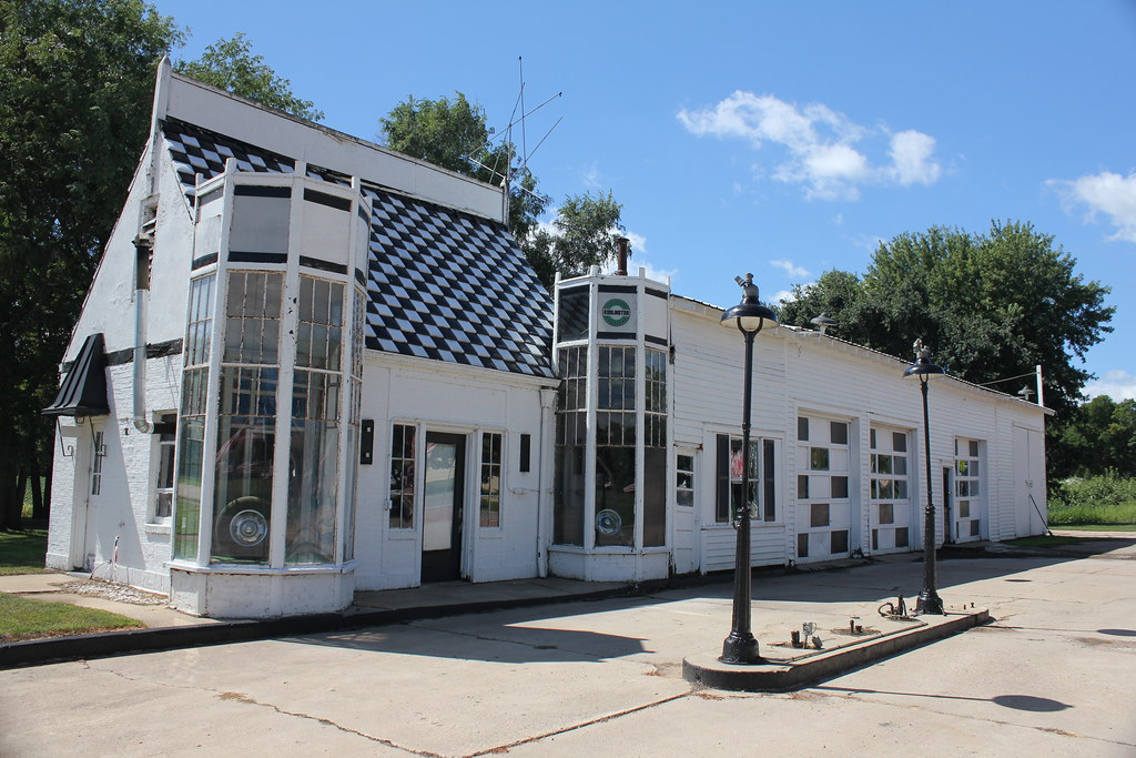 Cities Service Station Correctionville, IA According to … Flickr