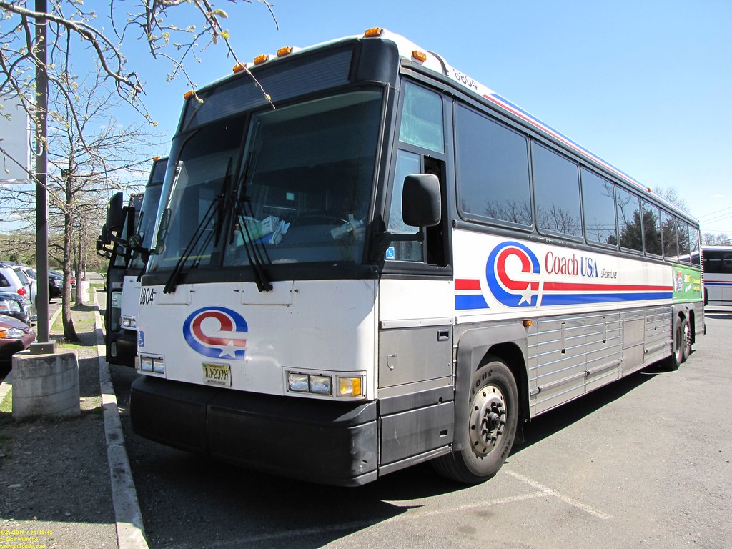 2002 MCI D4500 8804 At the Coach USA / Shortline Garage i… Flickr