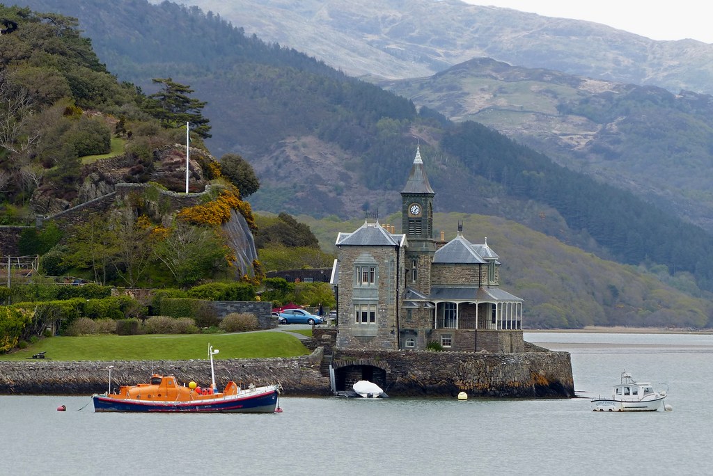 Barmouth Coes Faen The Clock House Blue Pelican Flickr