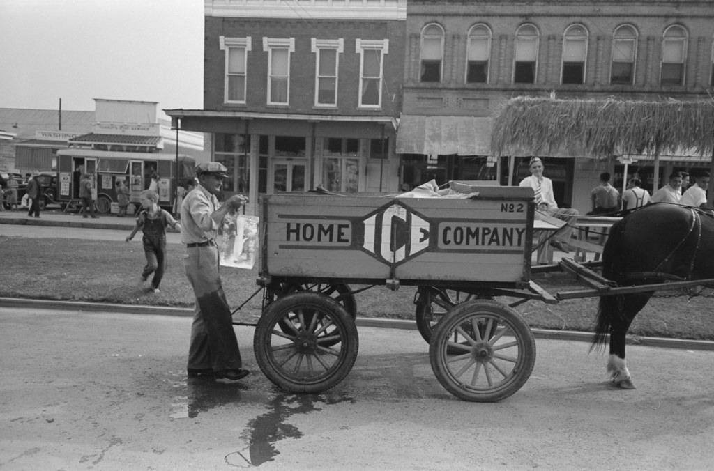 Crowley Louisiana Ice Man Delivering ice to stands, Nation… Flickr