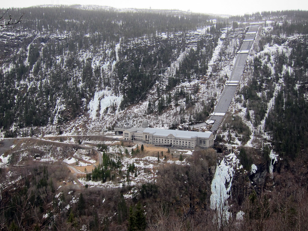 Vemork The hydroelectric plant at Vemork outside Rjukan w… Flickr