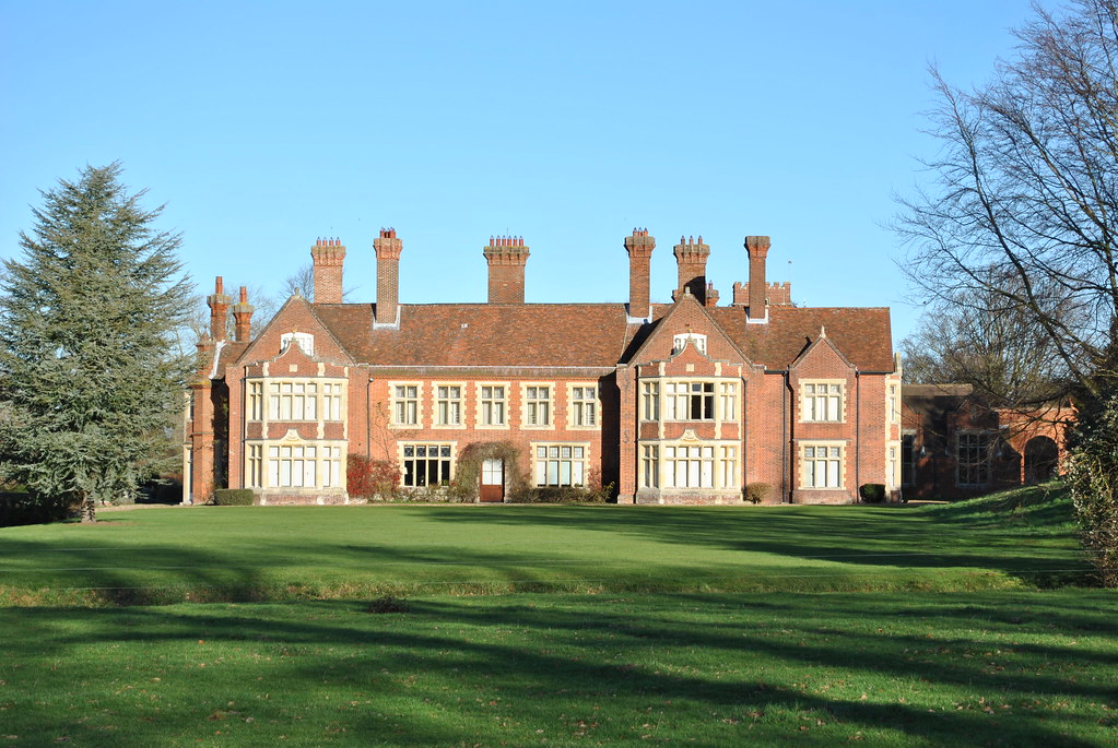 Nether hall www.pakenhamvillage.co.uk/History/PV2Mbk/s10_… Flickr