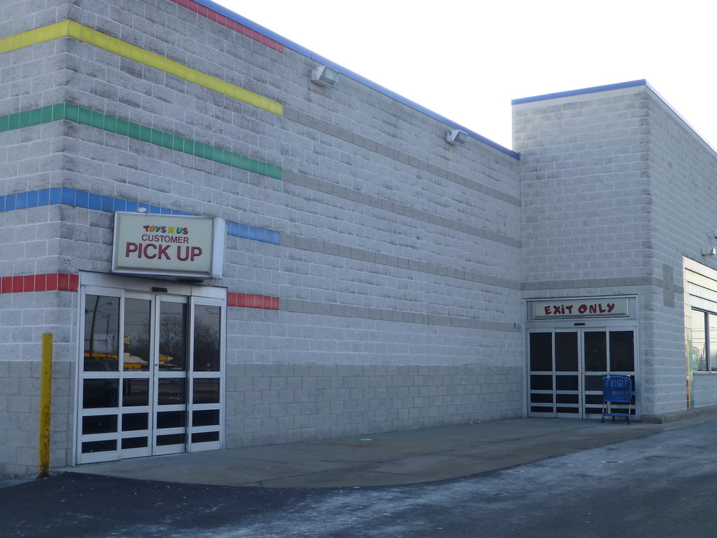 Toys R Us in Toledo, Ohio I think this location opened in … Flickr
