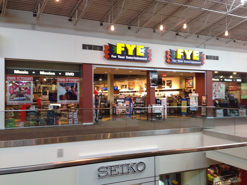 FYE Jersey Gardens Elizabeth, NJ Still using a early versi… Flickr