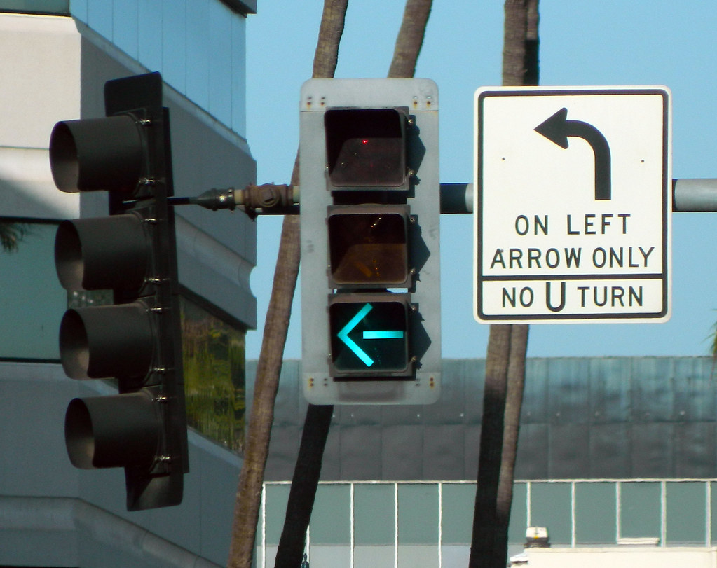 3M Traffic signals Beverly hills Sebastian Chavez Flickr