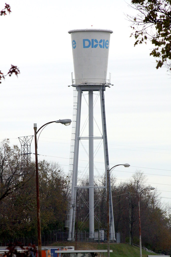 Dixie Cup Water Tower The Dixie Company, the best known ma… Flickr