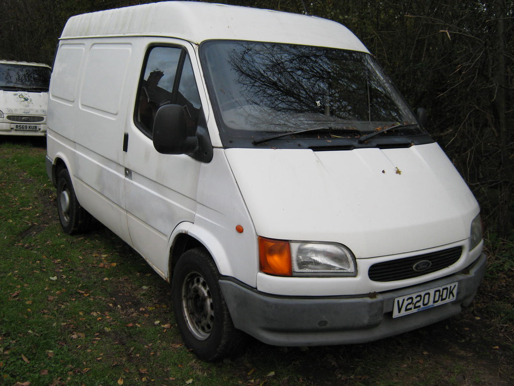 1999 FORD TRANSIT 150 VAN 2496cc V220DDK Registration V220… Flickr
