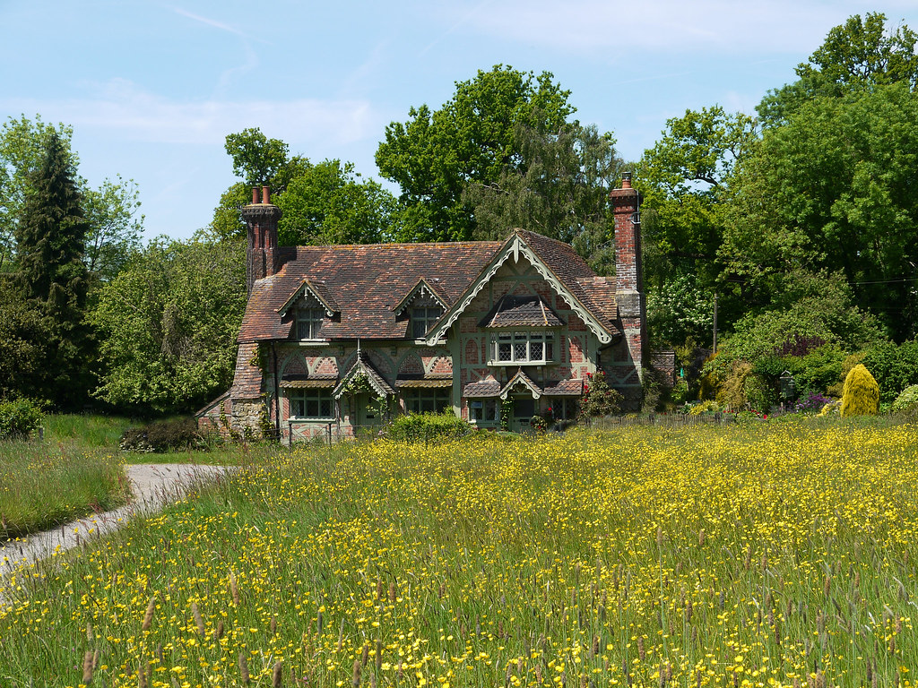 A Surrey Cottage A lovely cottage at Ockley in Surrey, Eng… Flickr