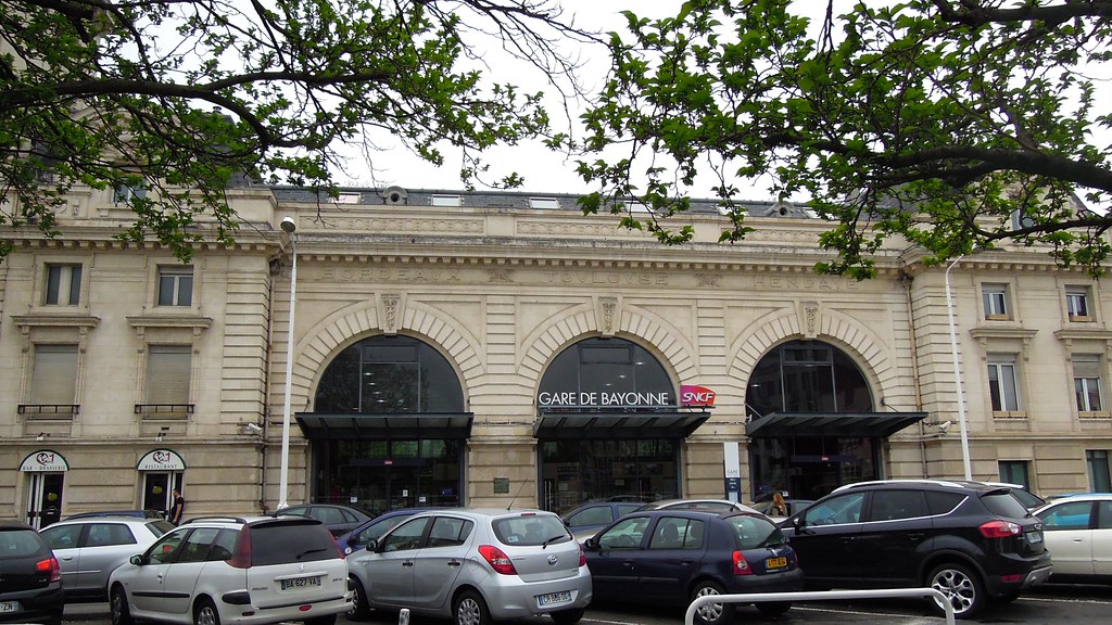 Gare de Bayonne, Aquitaine, France Gare de Bayonne is a ra… Flickr