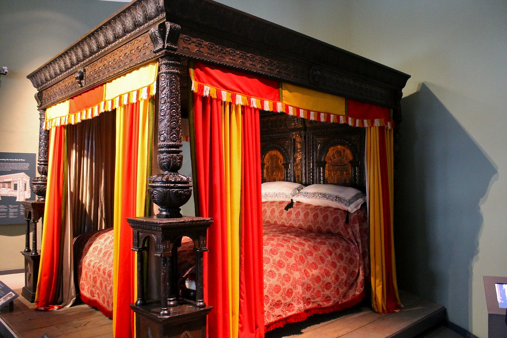 The Great Bed of Ware Oak, carved and originally painted, … Flickr