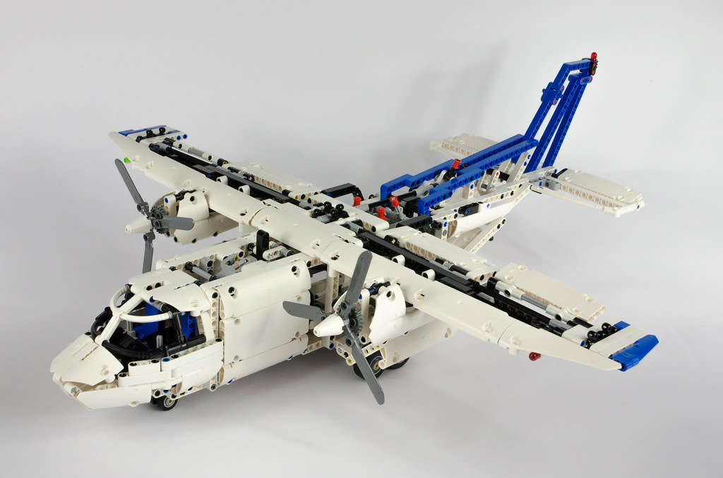 LEGO Technic 42025 Cargo Plane Oxycrest Flickr