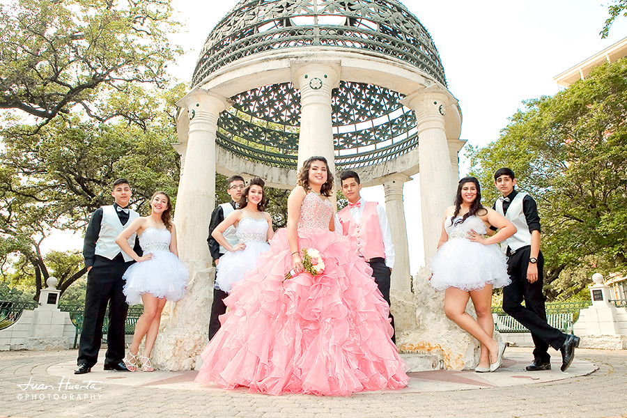 Quinceaneras Damas and Chambelanes. Quinceaneras photograp… Flickr
