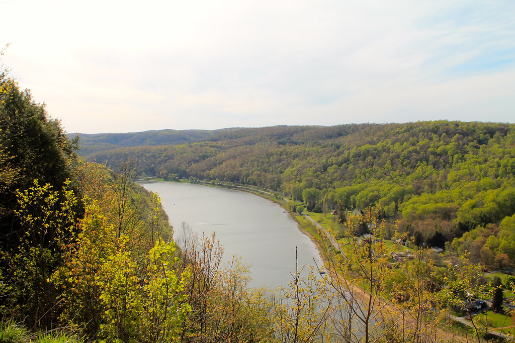 Allegheny River from Brady's Bend Overlook East Brady, P… Flickr