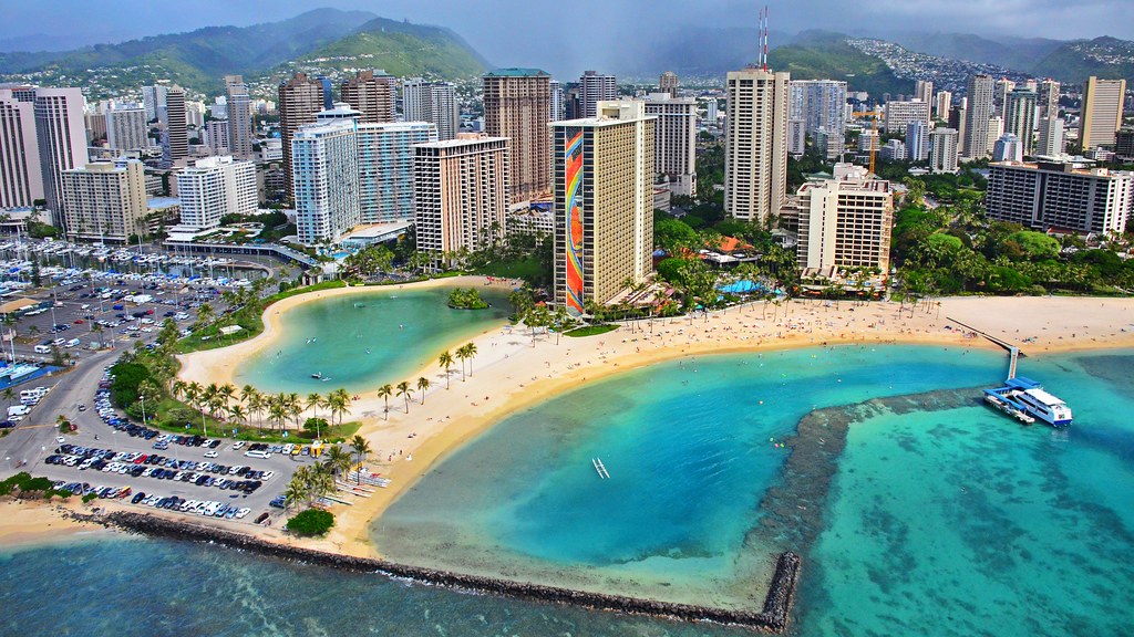 Rainbow Tower Waikiki, Hawaii The iconic Hilton Rainbow To… Flickr
