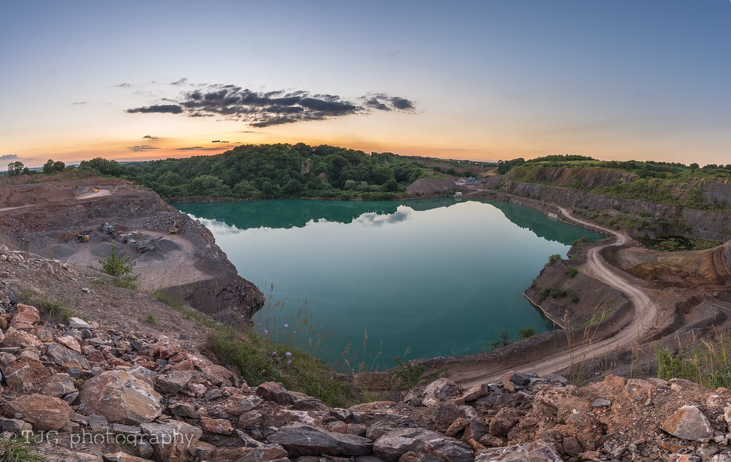 Wick Quarry, Golden Valley, Bristol Working quarry in Wick… Flickr