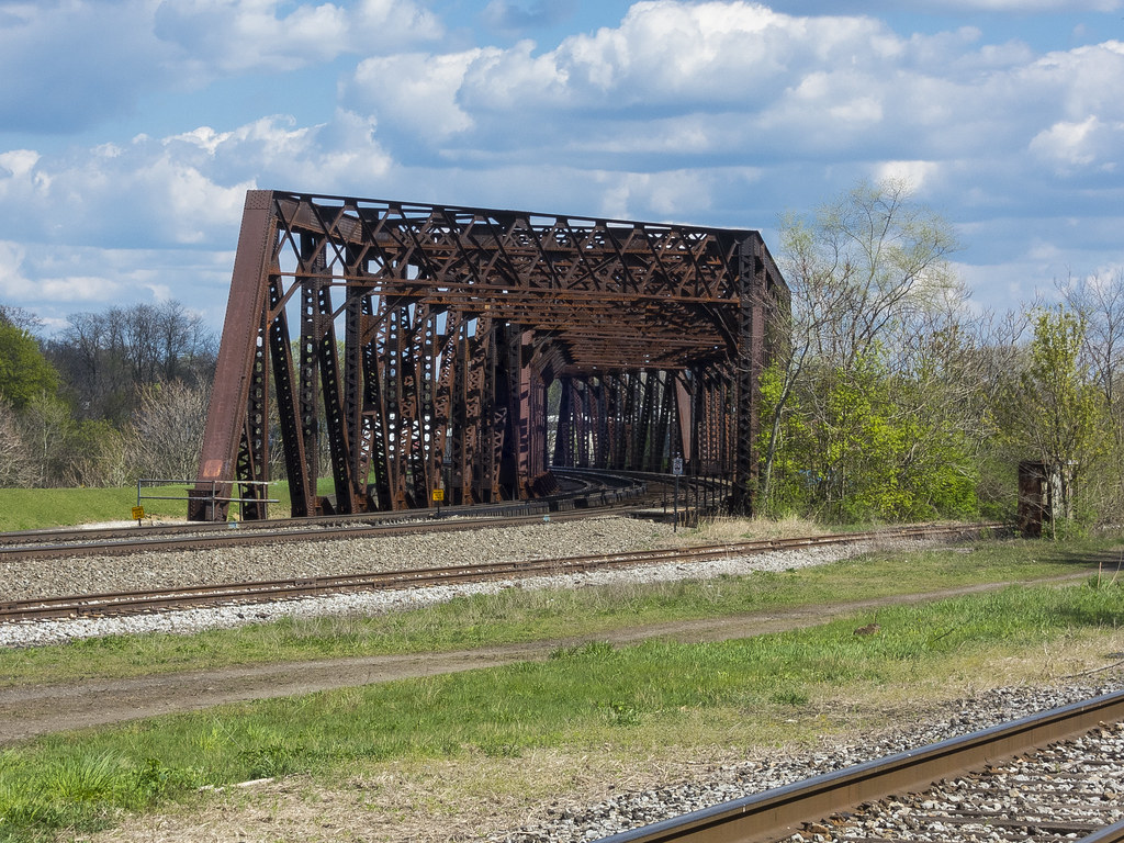 Curved railroad bridge in Massillon, Ohio USA... Tom Bower Flickr
