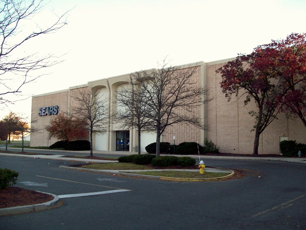 Sears Moorestown NJ Survives Again The Sears store in Moor… Flickr