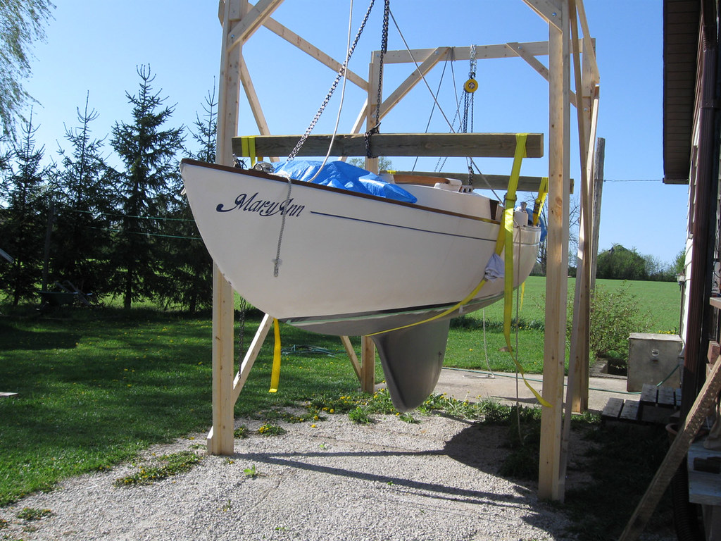 Removing Deeper Keel Sailboat from Trailer to Place on Boat Stands.