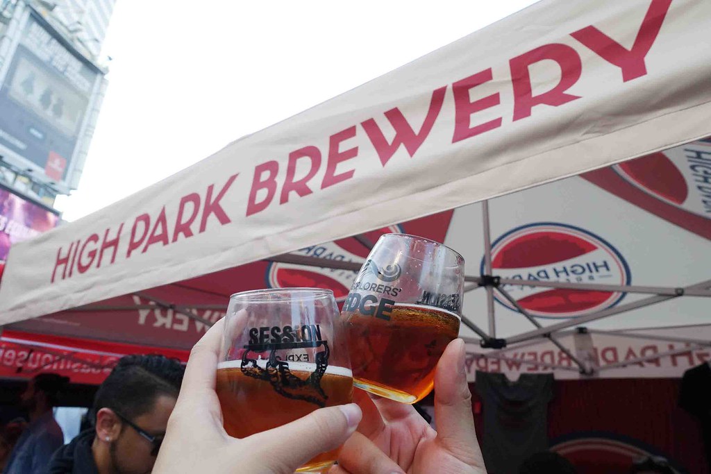 Craft Beer takes over Yonge & Dundas Square for the Day SessionTO