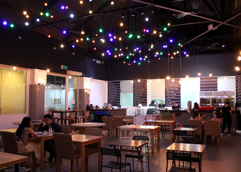 Whisk & Paddle Relaxing Family Friendly Cafe in Punggol