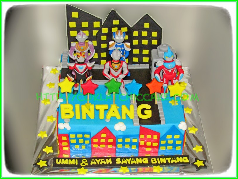 Ultraman Jual Kue Ulang Tahun