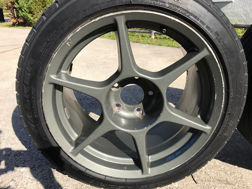 FL (Pair) Buddy Club P1 Racing QF 17x9 +27 5x114.3 14.5lbs