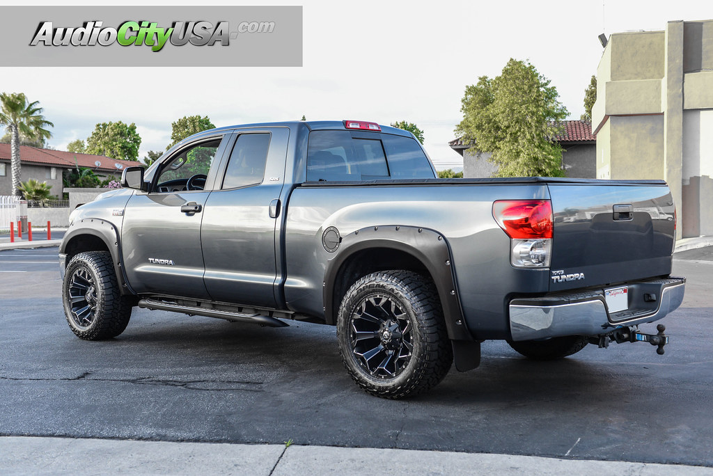2010 Toyota Tundra 20x10 Fuel Wheels Assault D546 black machine 305