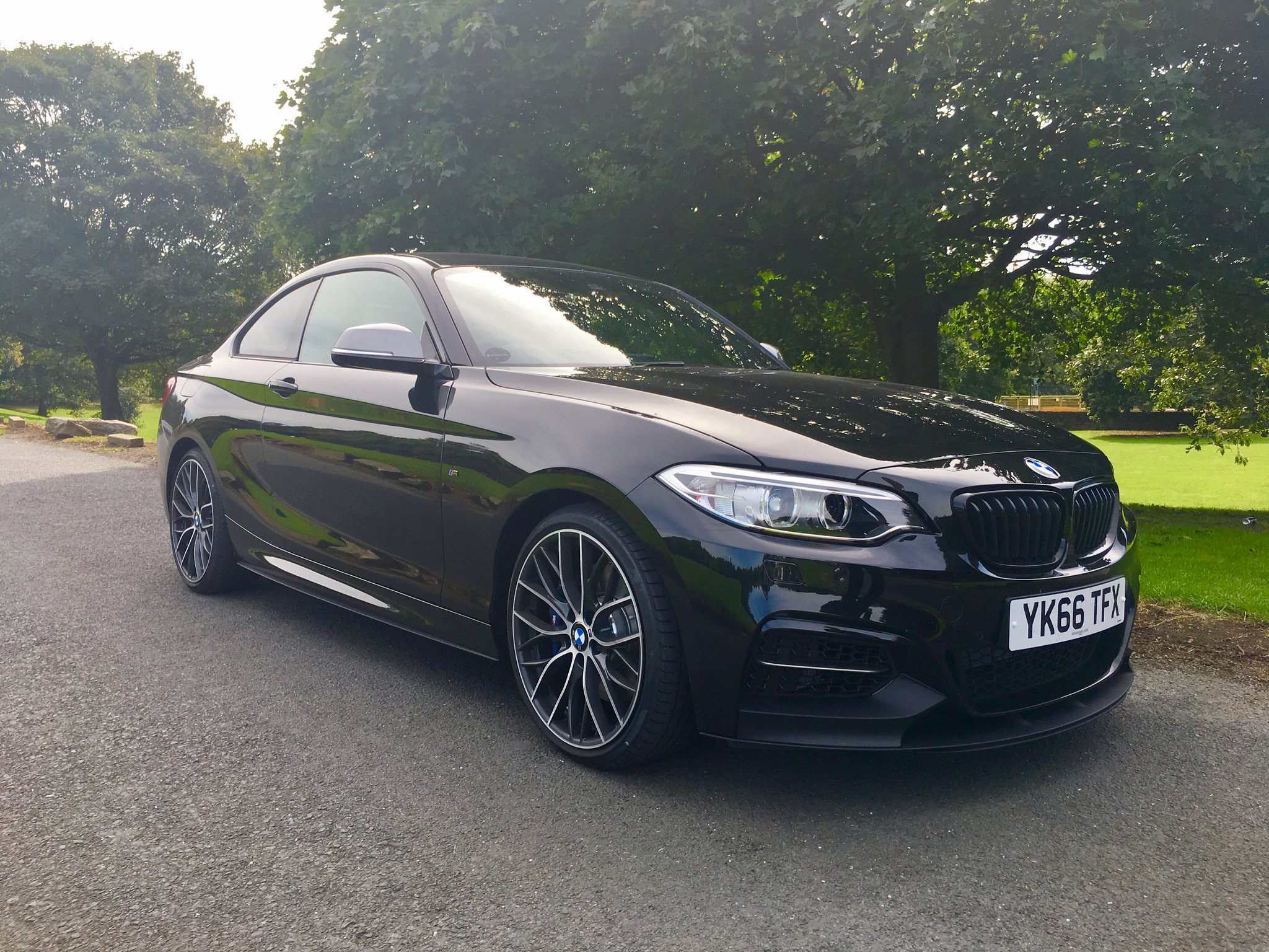 Black m240i m performance
