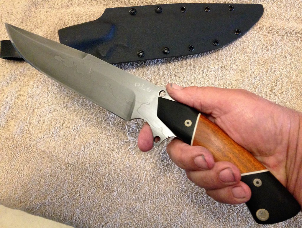 [sold] Two large fighting blades for you that were asking..... Non