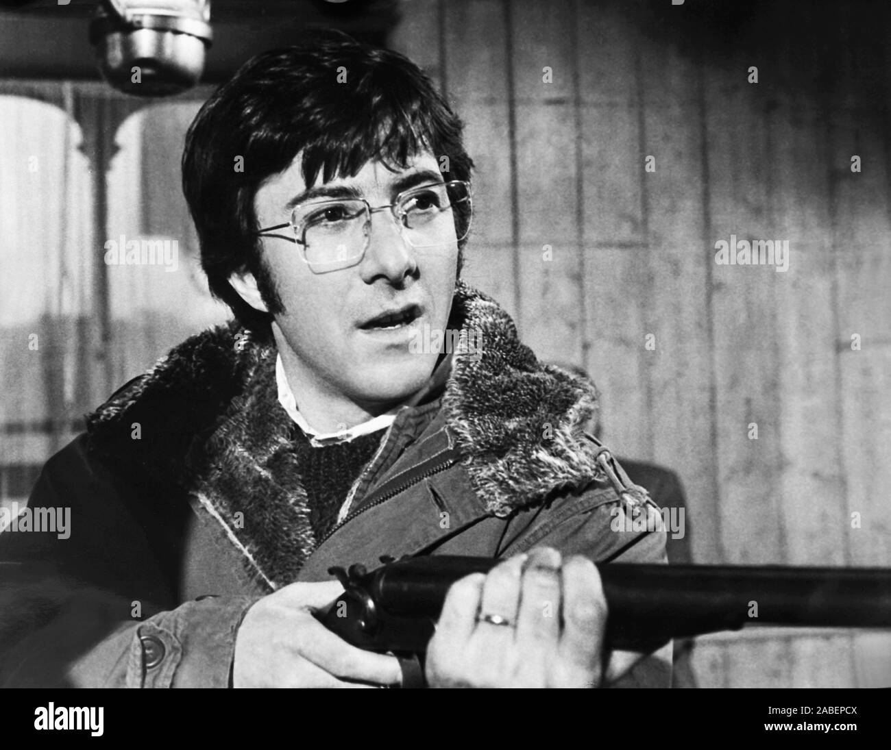 STRAW DOGS, Dustin Hoffman, 1971 Stock Photo Alamy