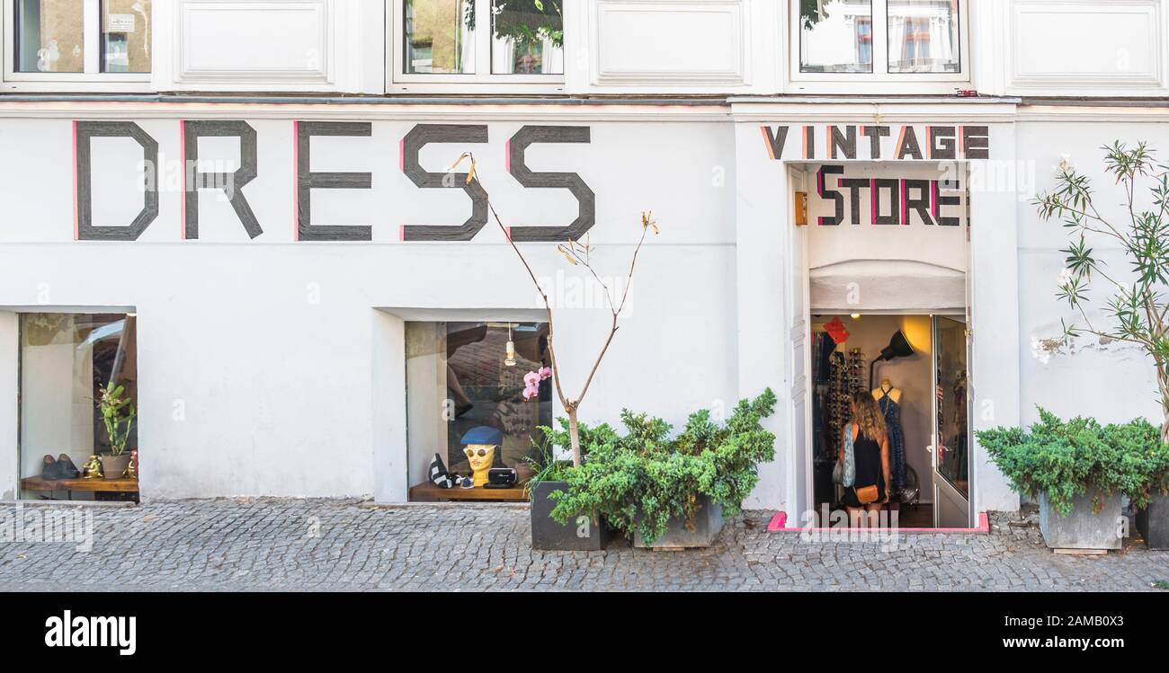 dress code, vintage store Stock Photo Alamy