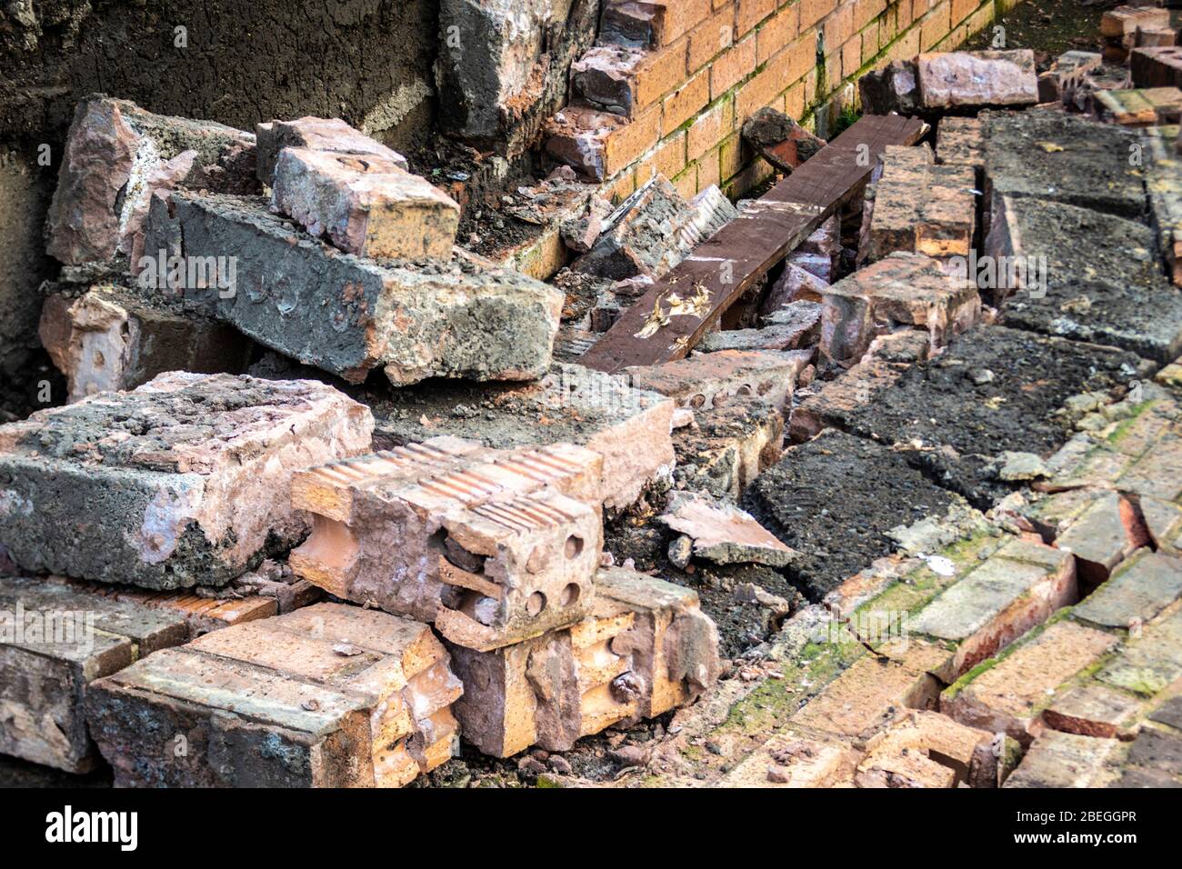 Collapsed wall hires stock photography and images Alamy