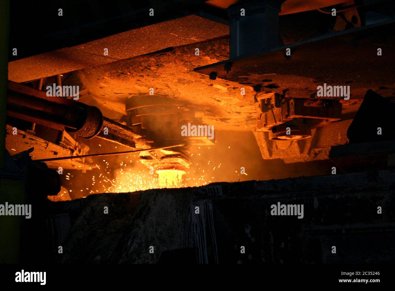 Metal casting process Stock Photo Alamy