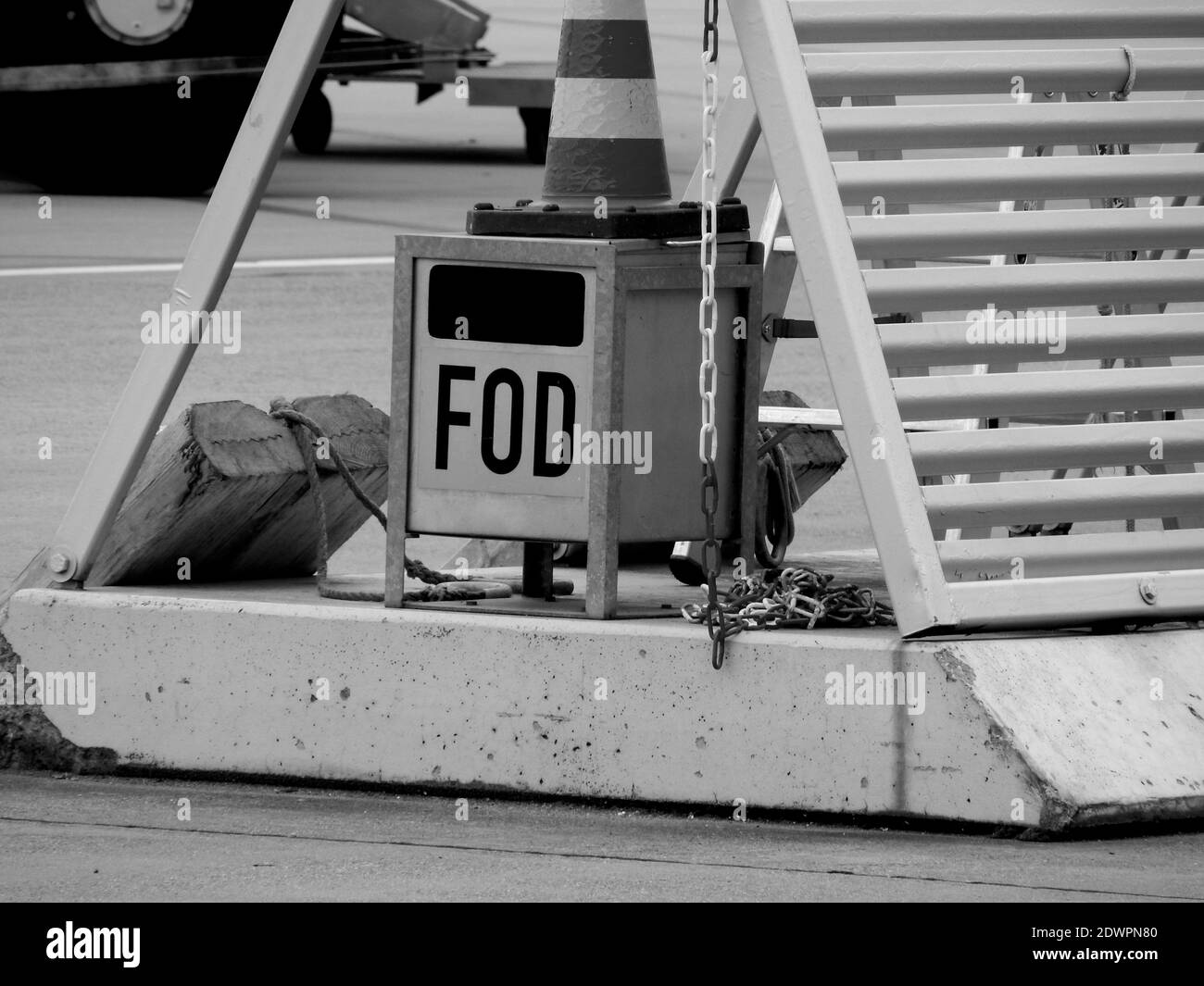 Foreign debris hires stock photography and images Alamy